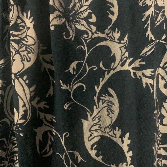 ❤️Adorable stretchy blouse - Picture 2 of 6